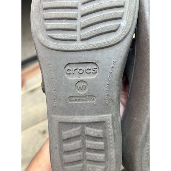 Crocs Womens Brown Strappy Sandals Slip On Low Wedge W7 - Picture 7 of 7